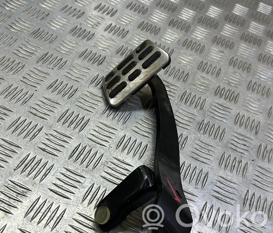 KIA Sorento Brake pedal 