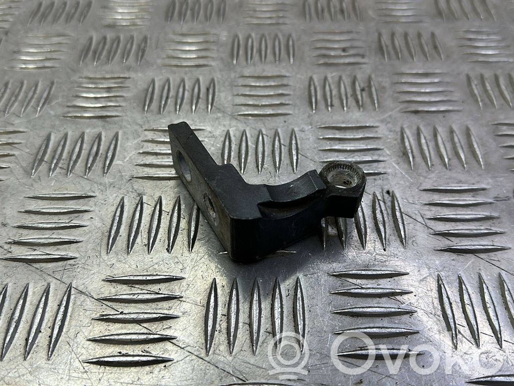 Front door upper hinge   4413
