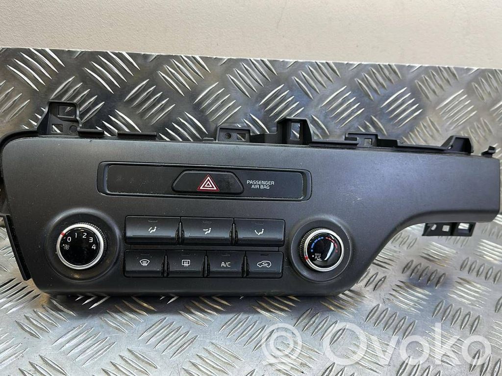KIA Sportage Climate control unit 
