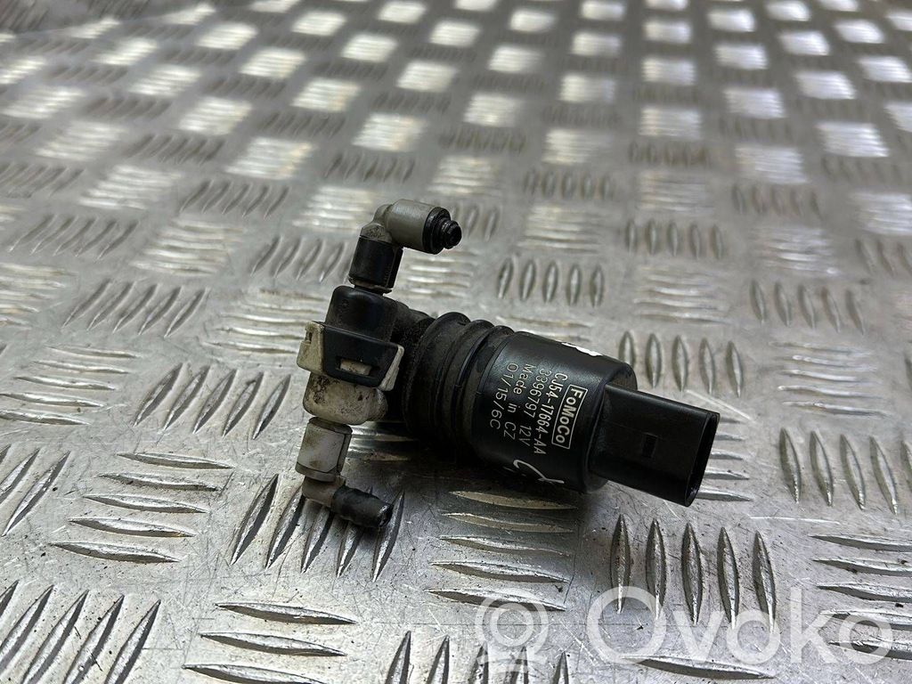 Ford Kuga II Windscreen/windshield washer pump 