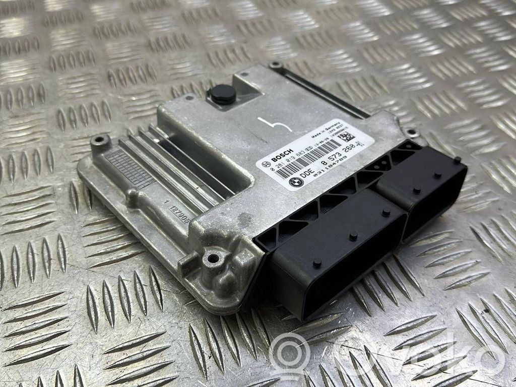 BMW 1 F20 F21 Engine control unit/module 