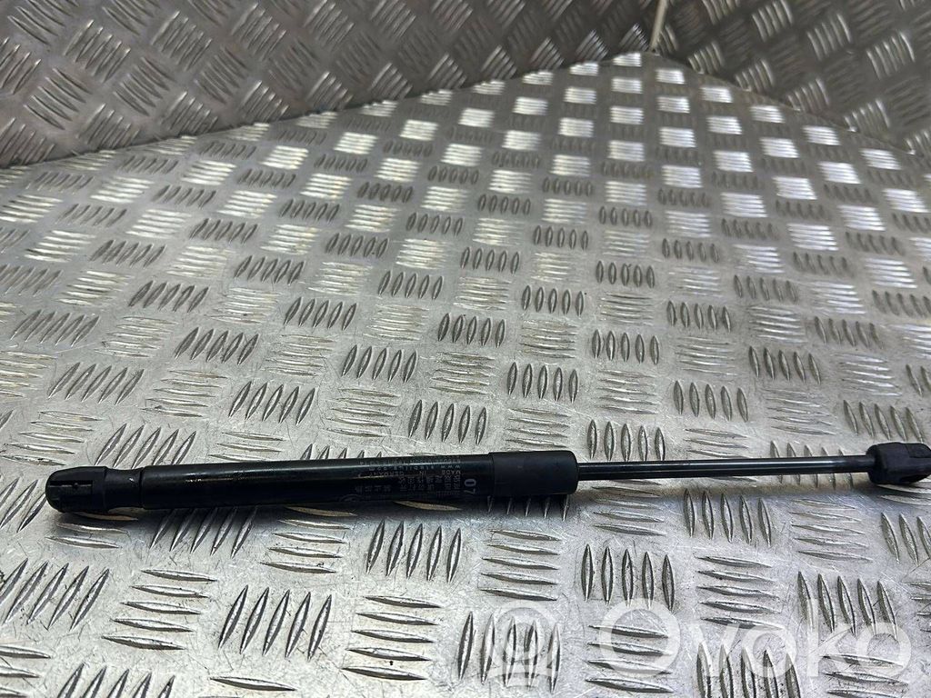 BMW 2 F45 Siłownik maski przedniej 