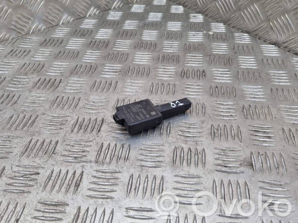 Ford Kuga II Antenas vadības bloks 