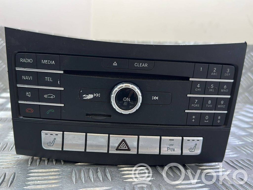 Mercedes-Benz E W212 Panel / Radioodtwarzacz CD/DVD/GPS 