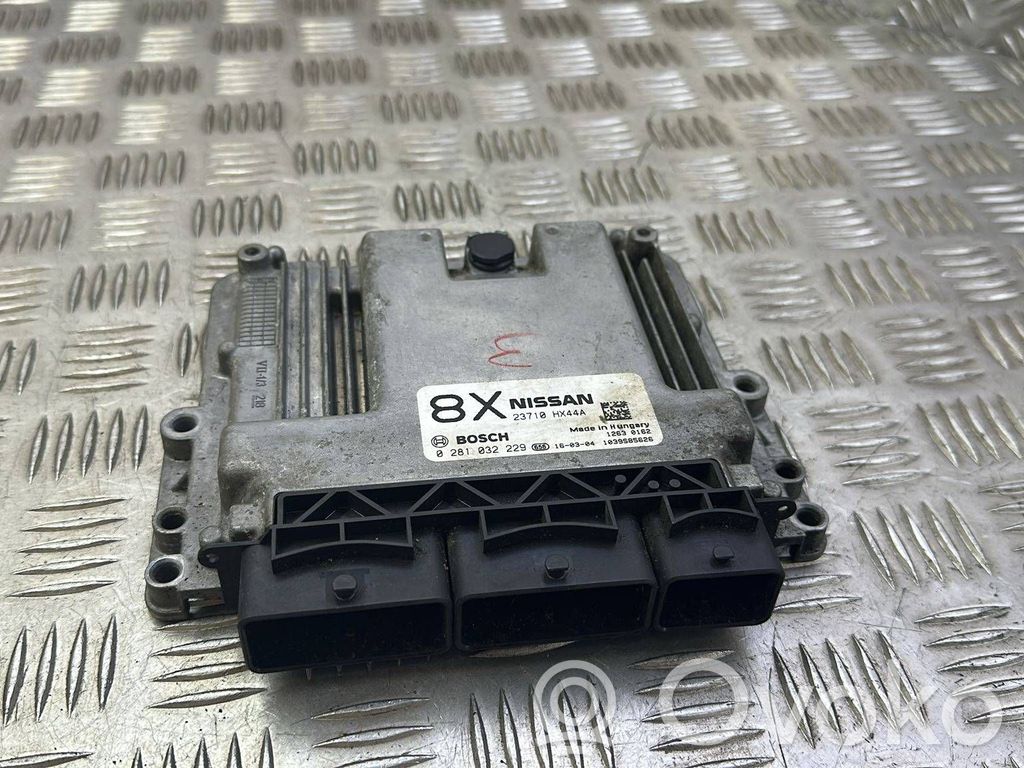Nissan X-Trail T32 Engine control unit/module 
