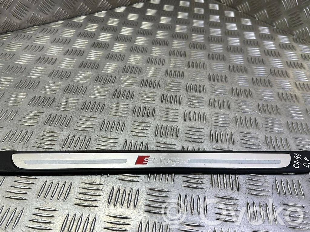 Audi A3 S3 8V Moldura protectora del borde delantero 