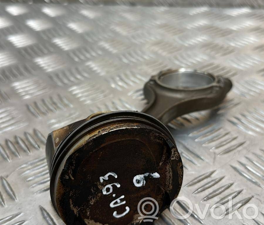 Pistón con biela   04EAM