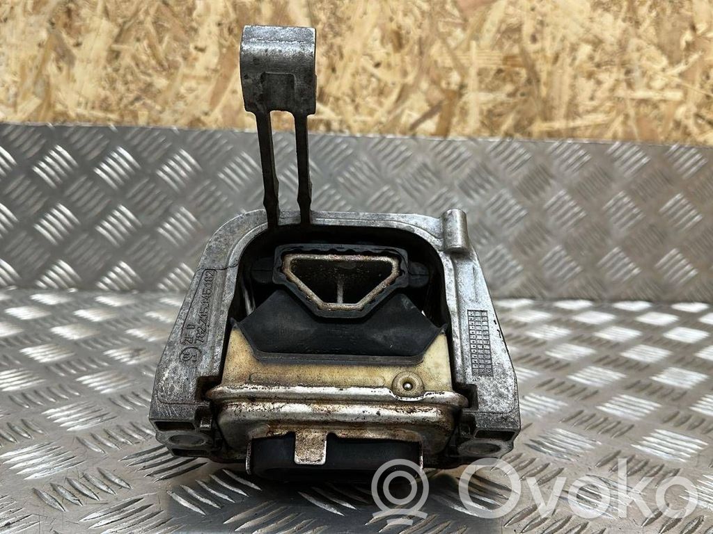 Skoda Octavia Mk3 (5E) Engine mount bracket 