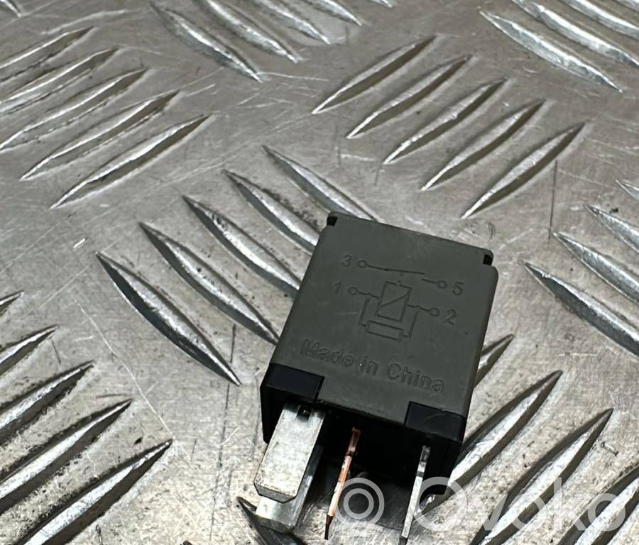 Opel Zafira C Other relay 