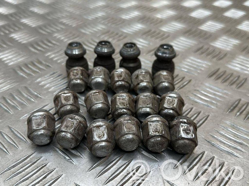 Tuercas/tornillos