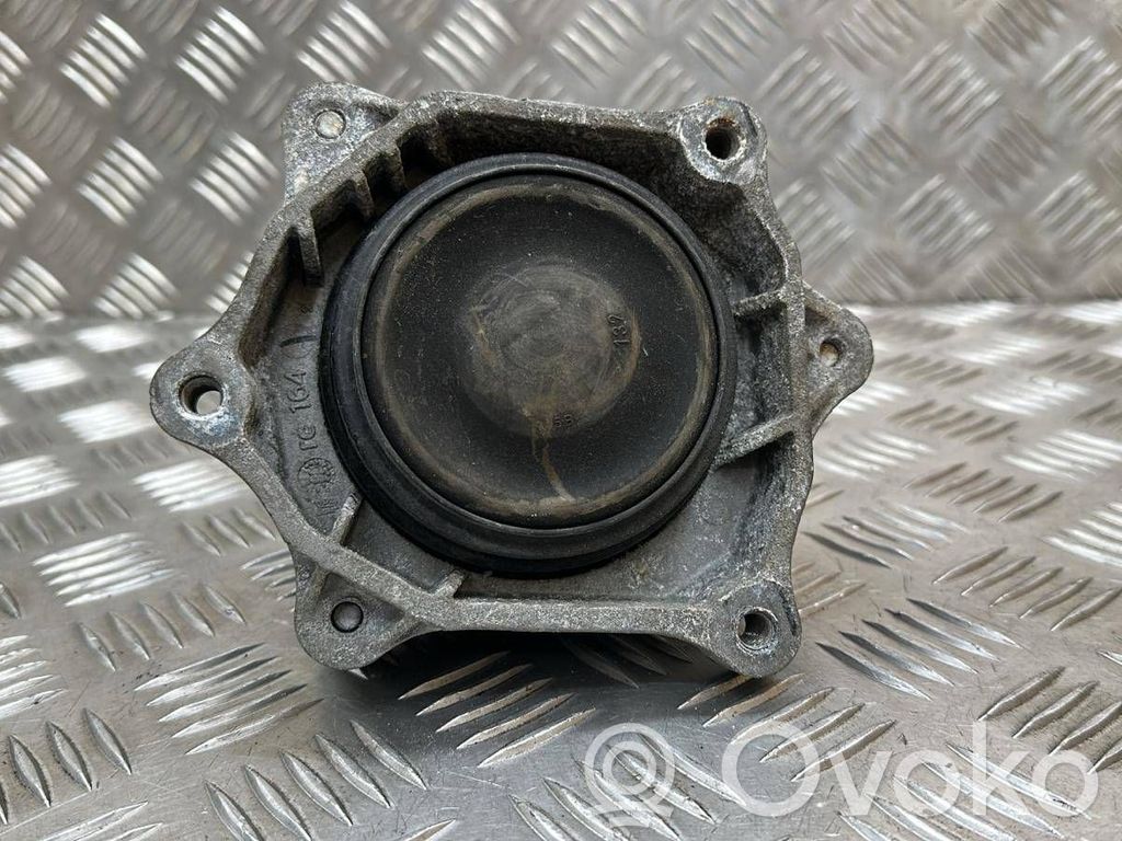 BMW 3 F30 F35 F31 Engine mount bracket 