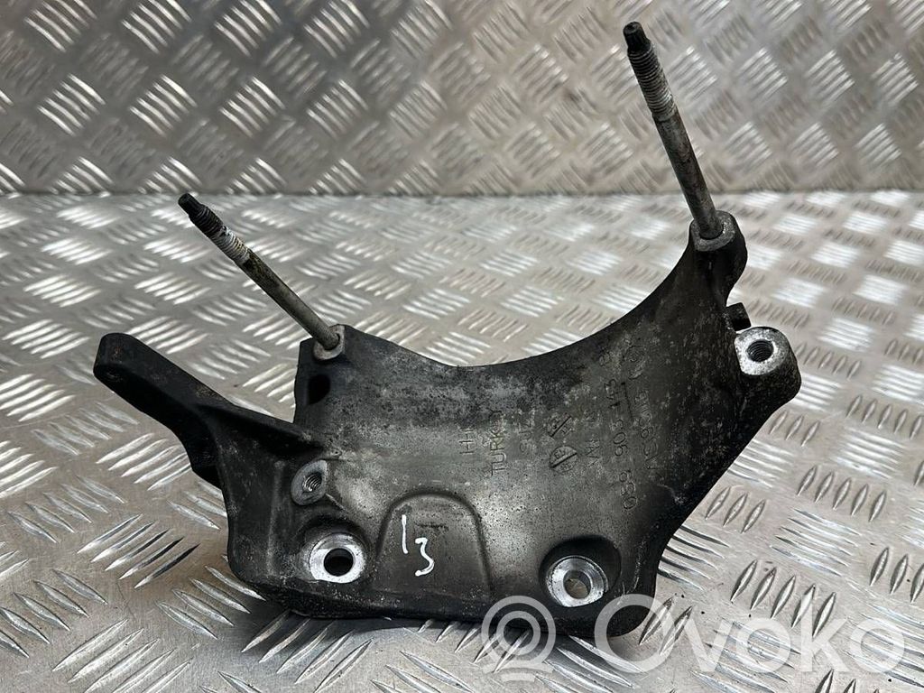 Zaczep / Uchwyt bagażnika   059903143BH