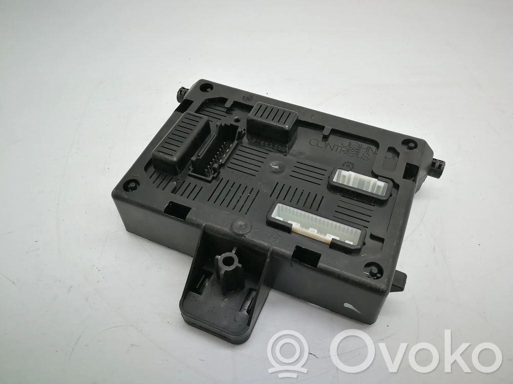 Renault Clio III Module de contrôle carrosserie centrale 
