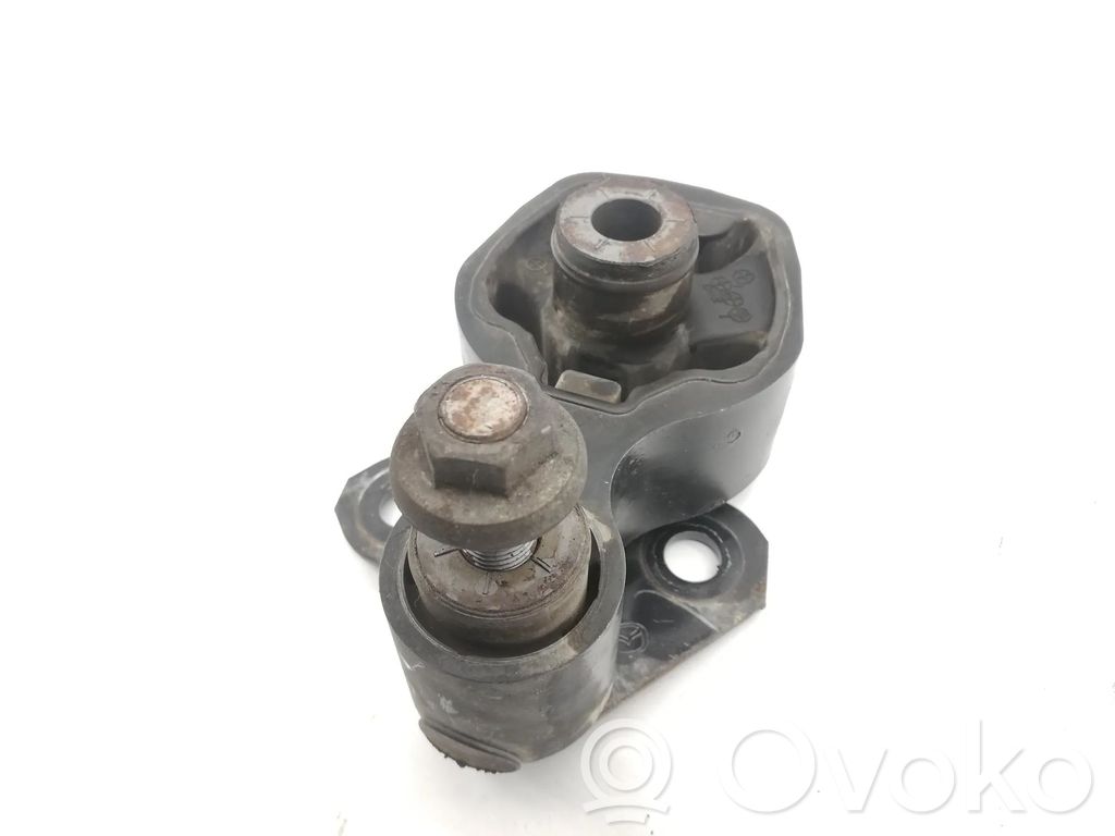Gearbox mount   KD45,KD62