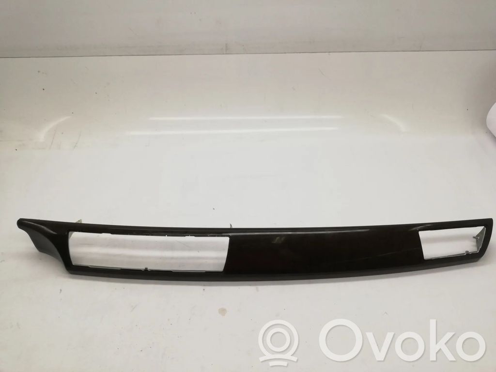 Moldura de la guantera   7025308
