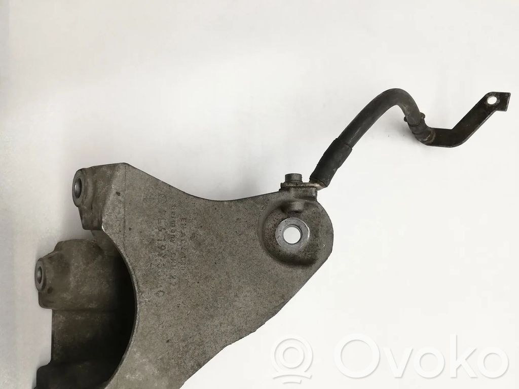 Engine mounting bracket   7L6199303