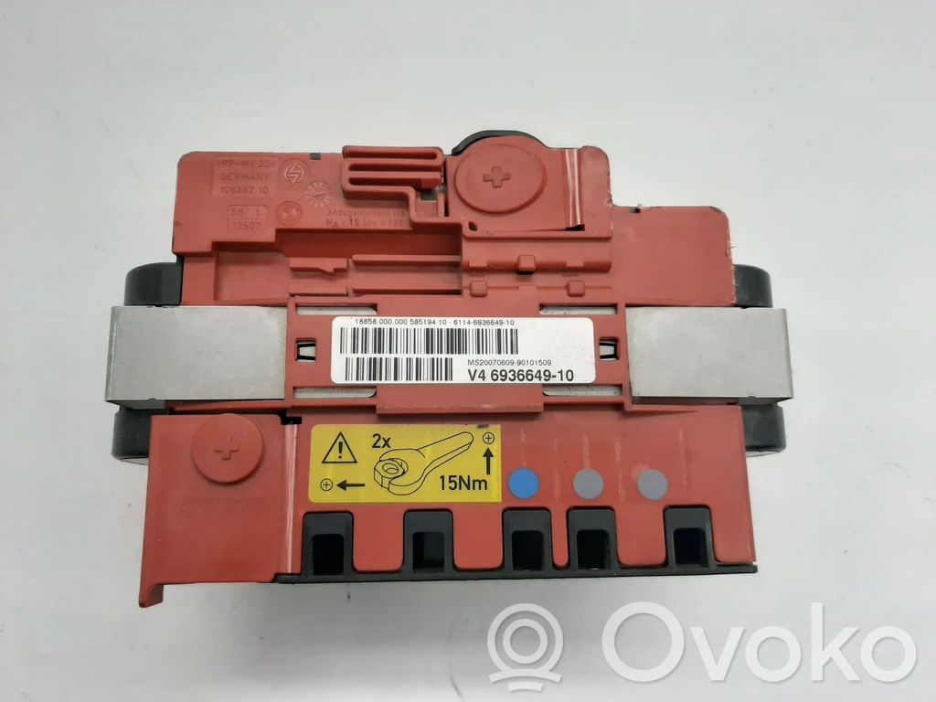 Fuse box set   6936649
