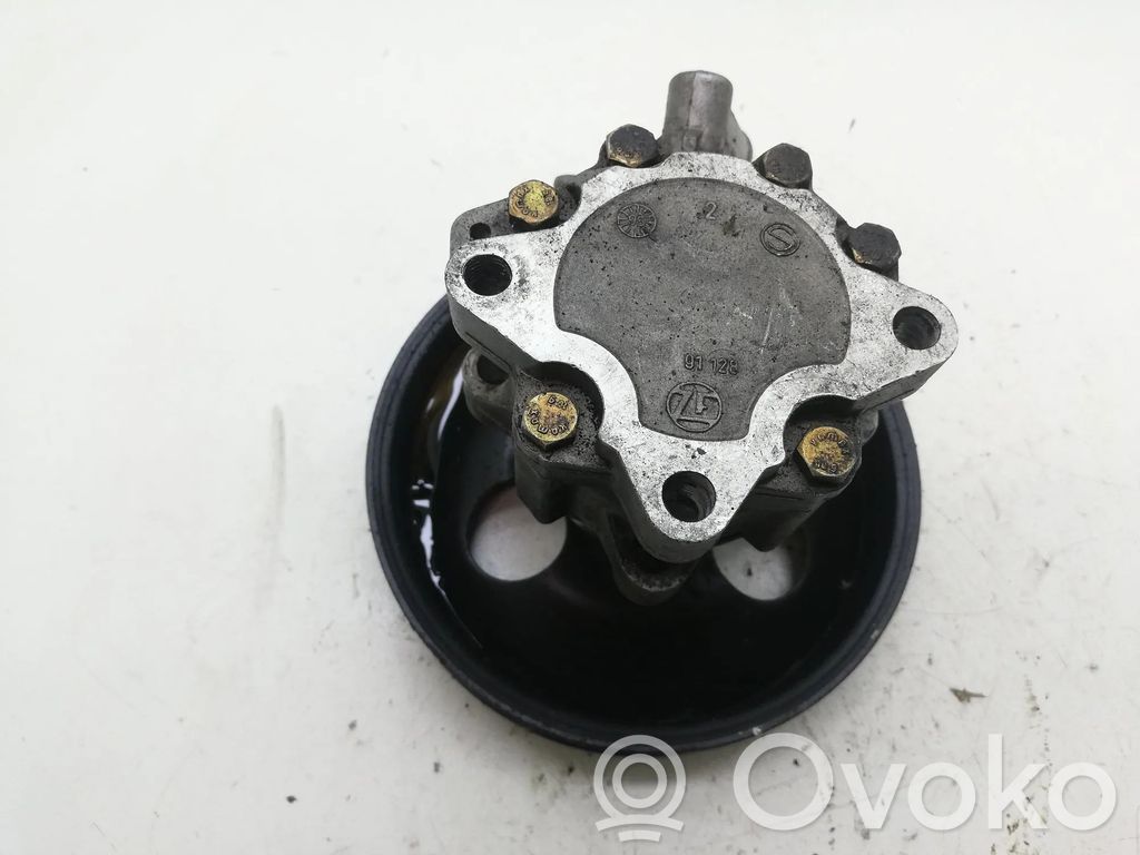 Opel Vectra B Ohjaustehostimen pumppu 