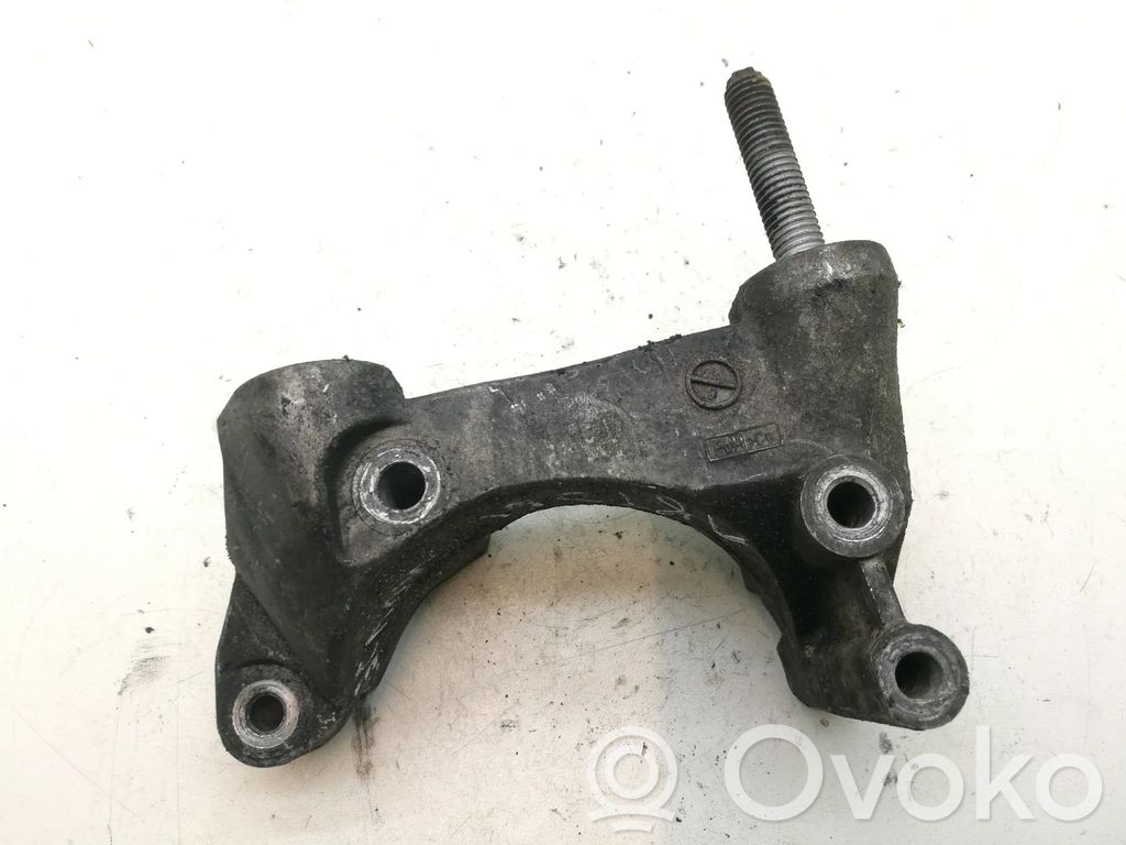 Ford Mondeo MK IV Engine mounting bracket 