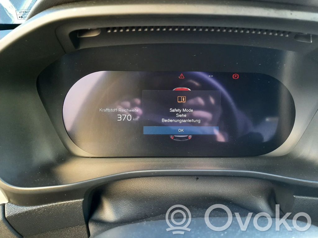 Volvo XC40 Licznik / Prędkościomierz 