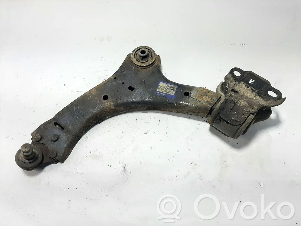 Volvo XC70 Front lower control arm/wishbone 