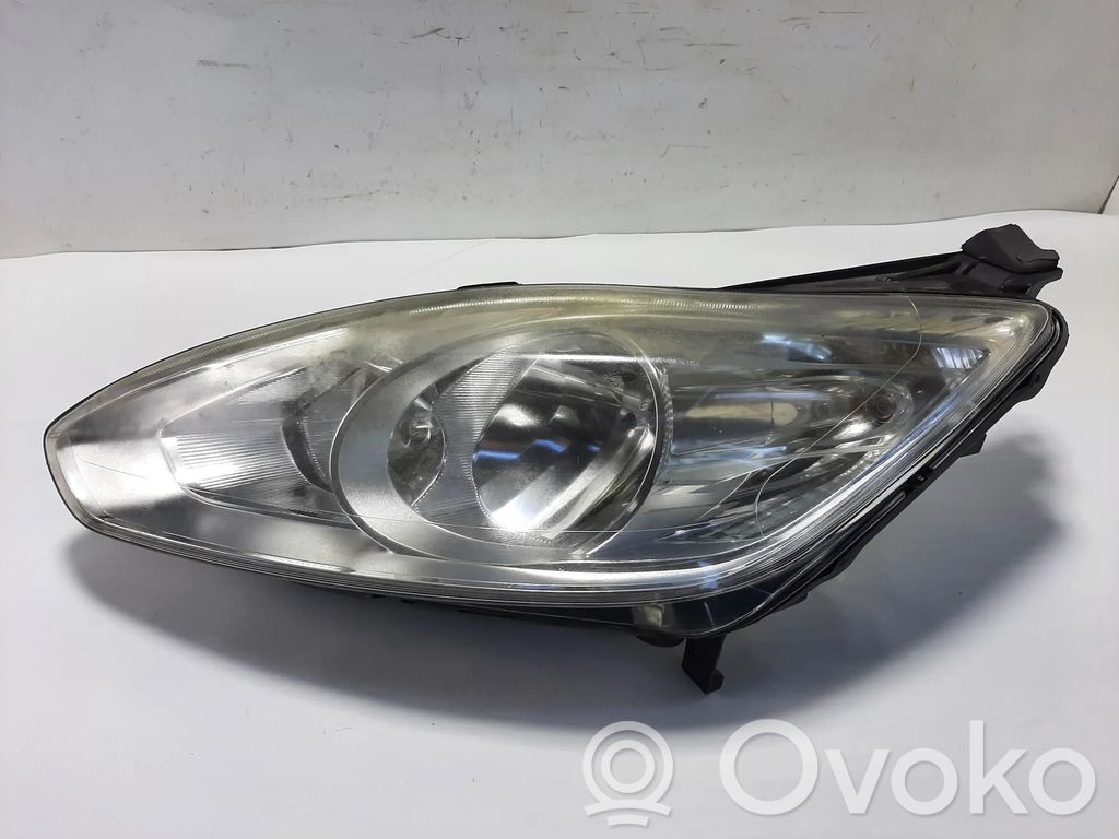 Ford C-MAX II Lampa przednia 
