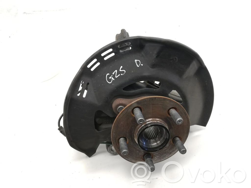 Toyota Yaris XP210 Piasta koła przedniego