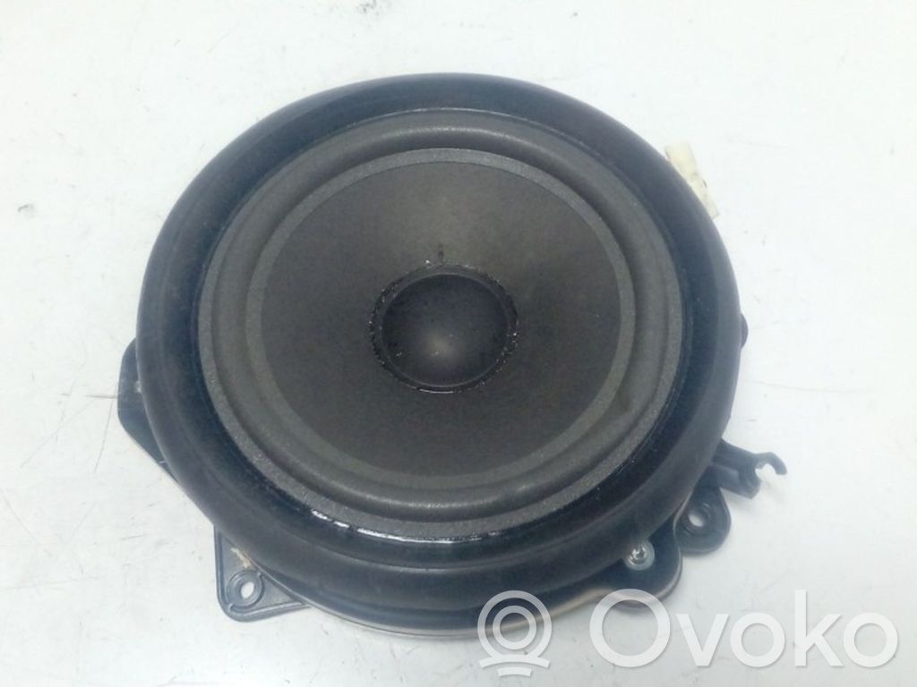 Audi A8 S8 D3 4E Altavoz de la puerta trasera 