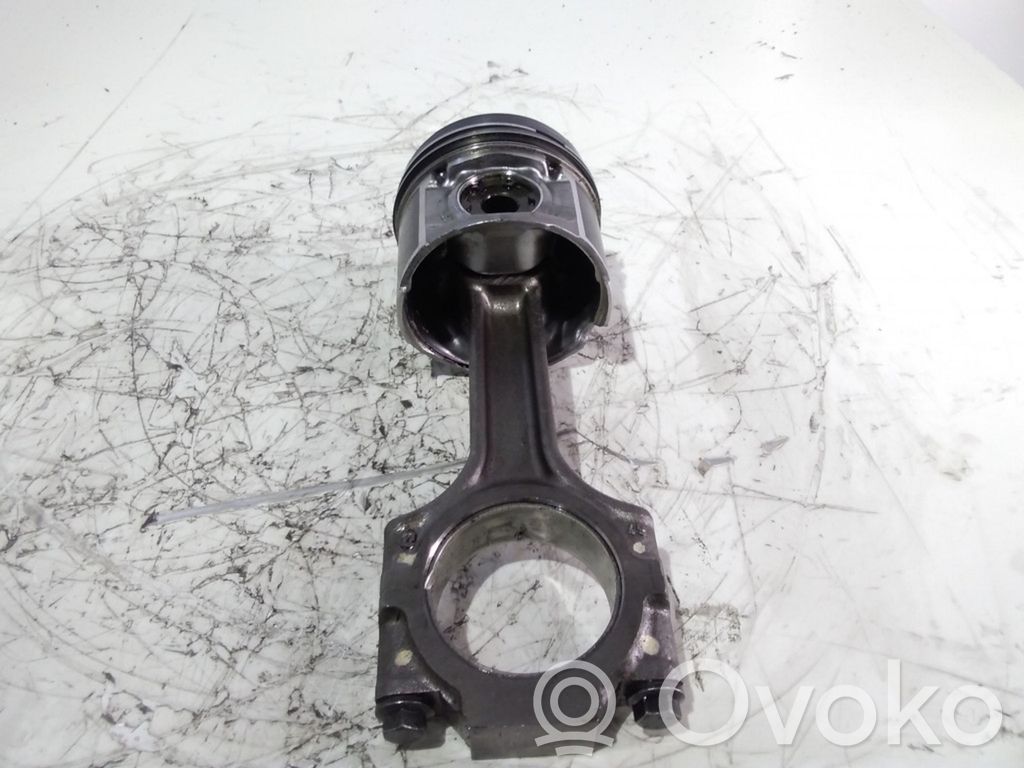 Fiat Doblo Piston with connecting rod 