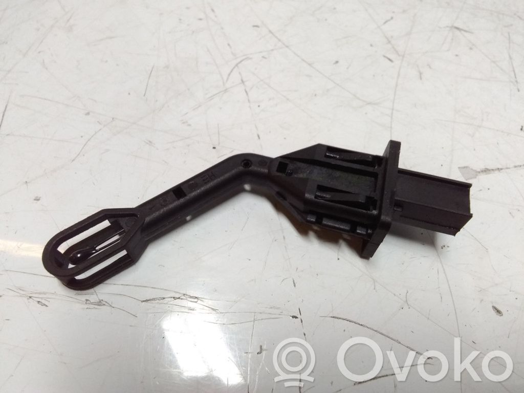 Interior temperature sensor   L0902AX3