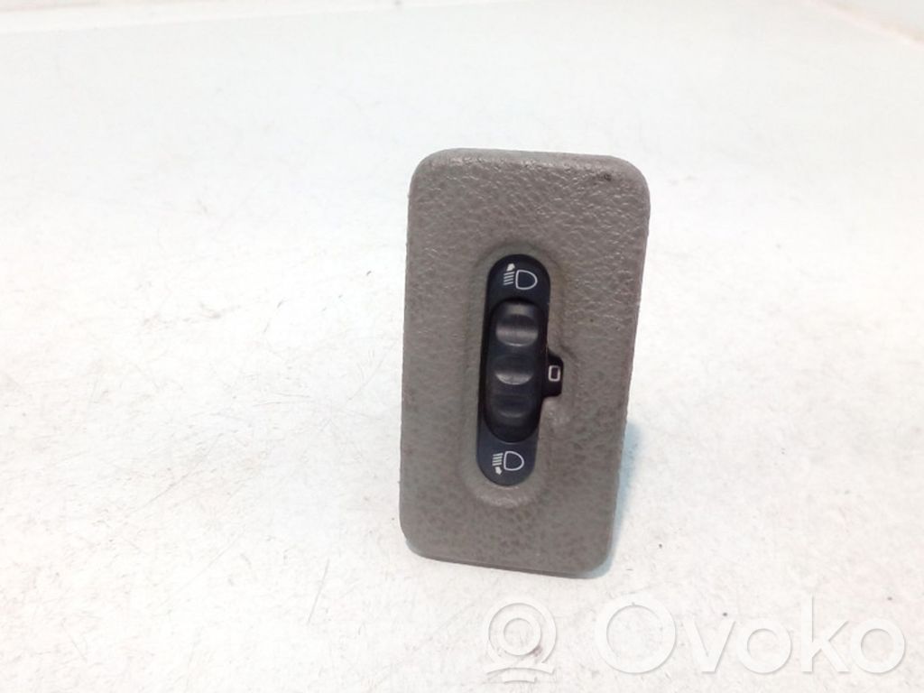 Headlight level height control switch   7700841235