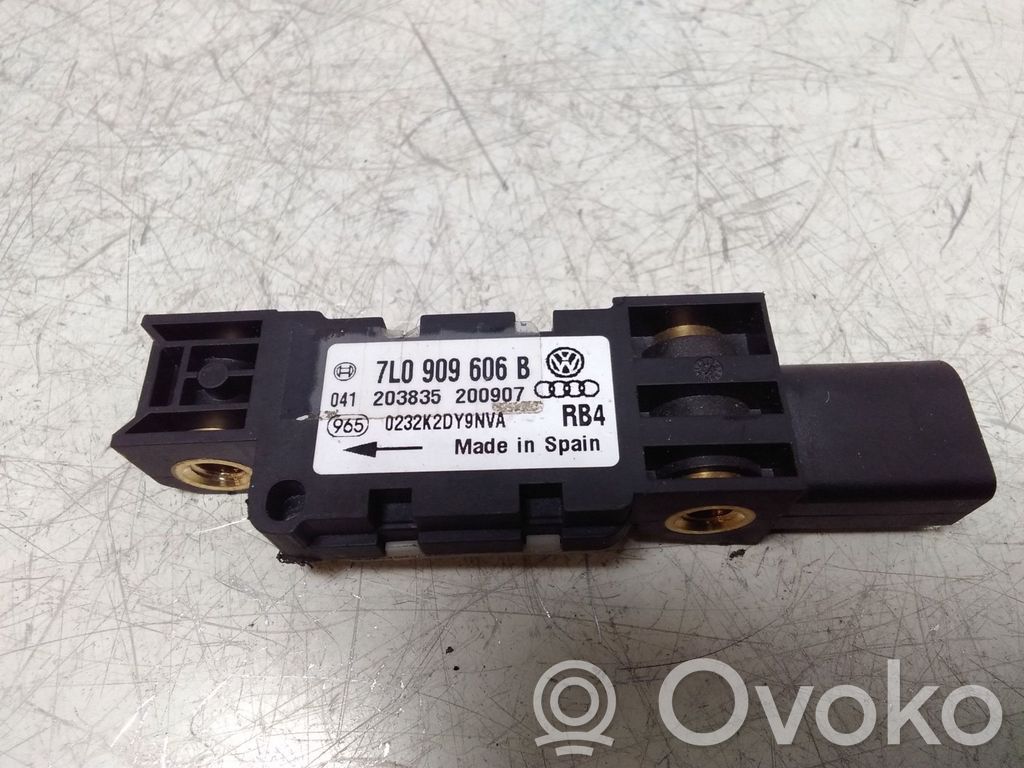 Volkswagen Touareg I Airbag deployment crash/impact sensor 