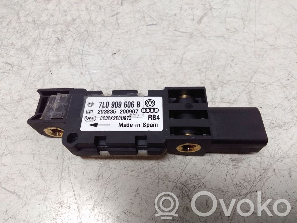 Volkswagen Touareg I Airbag deployment crash/impact sensor 
