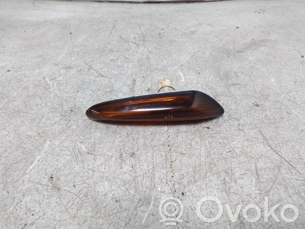 BMW 3 E46 Front fender indicator light 