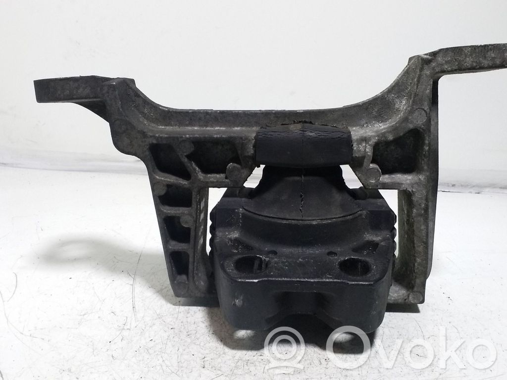 Ford Focus C-MAX Engine mount bracket 