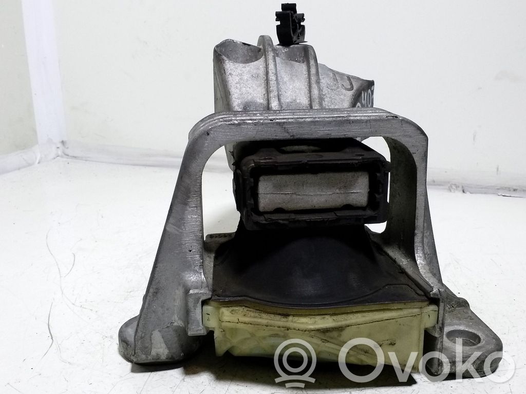 Renault Megane III Engine mount bracket 