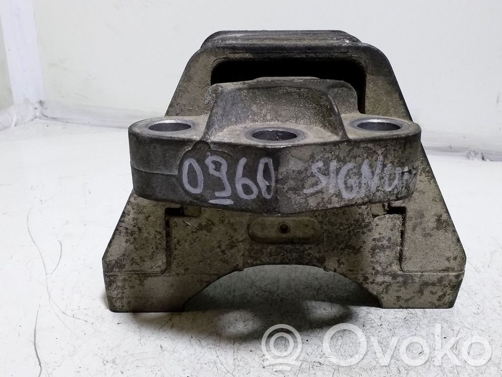 Opel Signum Engine mount bracket 