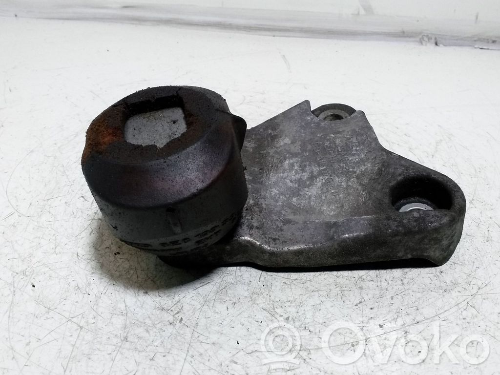 Audi A8 S8 D3 4E Engine mounting bracket 