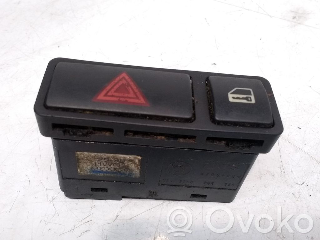 Hazard light switch   8368920