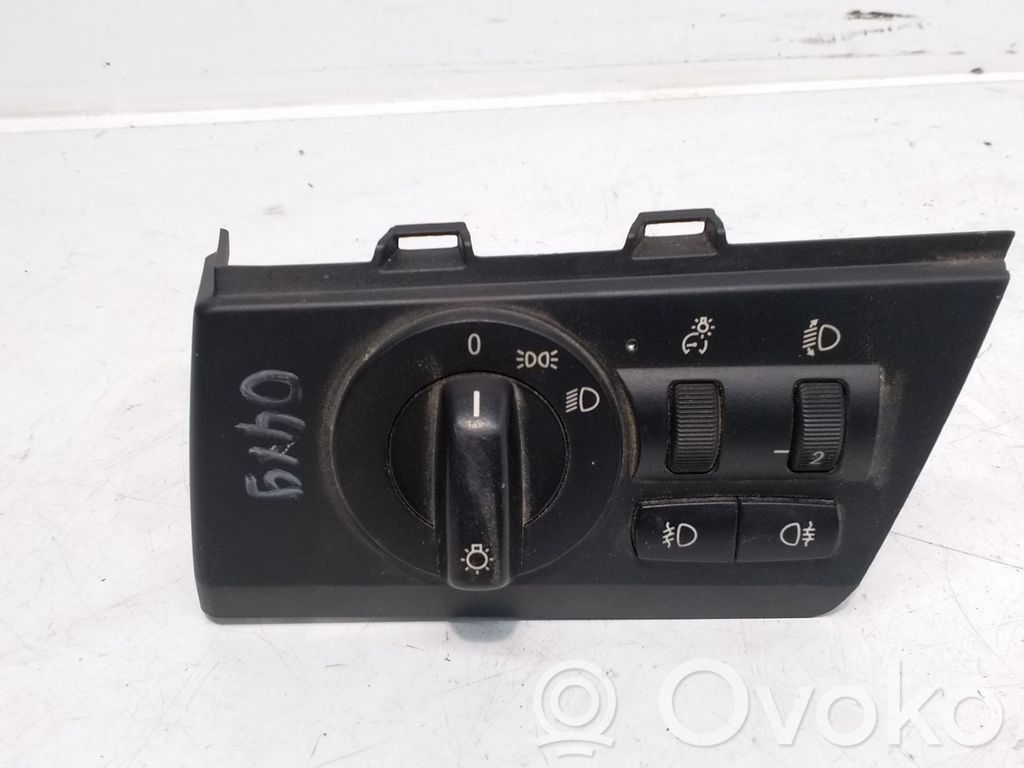 Light switch   3415103