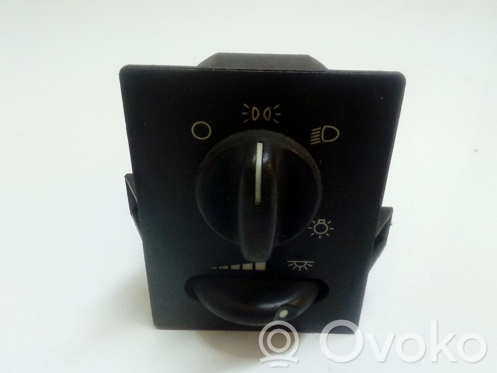 Light switch   10246287