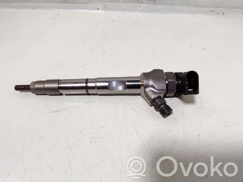 Volkswagen PASSAT B8 Inyector de combustible 