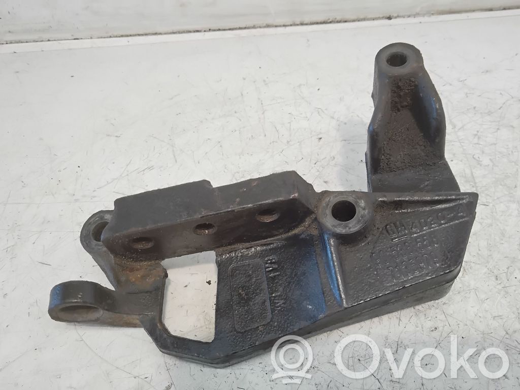 Opel Zafira A Engine mounting bracket 