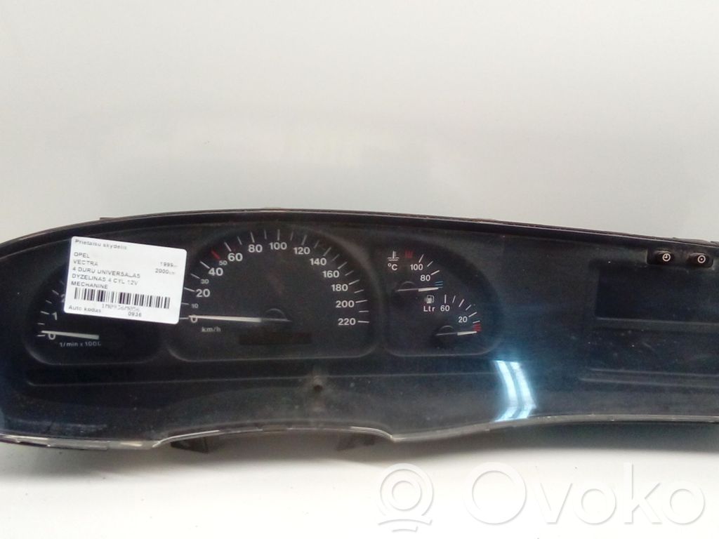 Opel Vectra B Geschwindigkeitsmesser Cockpit 