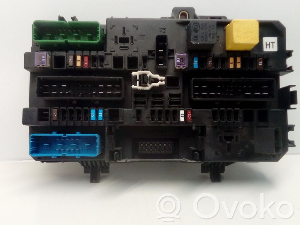 Opel Astra H Módulo de fusible 