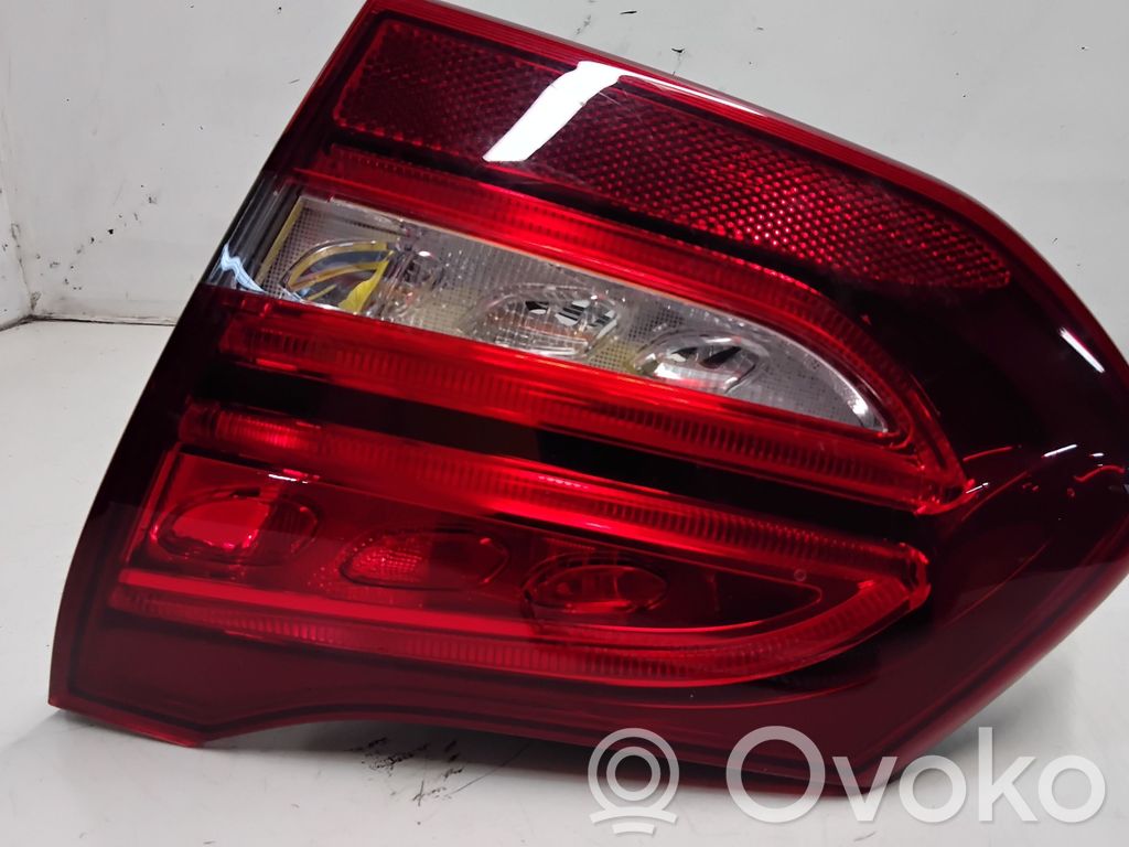 Mercedes-Benz C W205 Lampy tylnej klapy bagażnika 