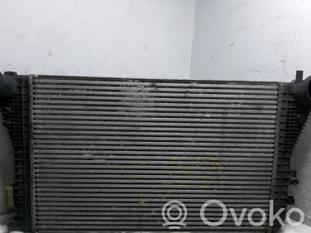 Volkswagen Caddy Chłodnica powietrza doładowującego / Intercooler 