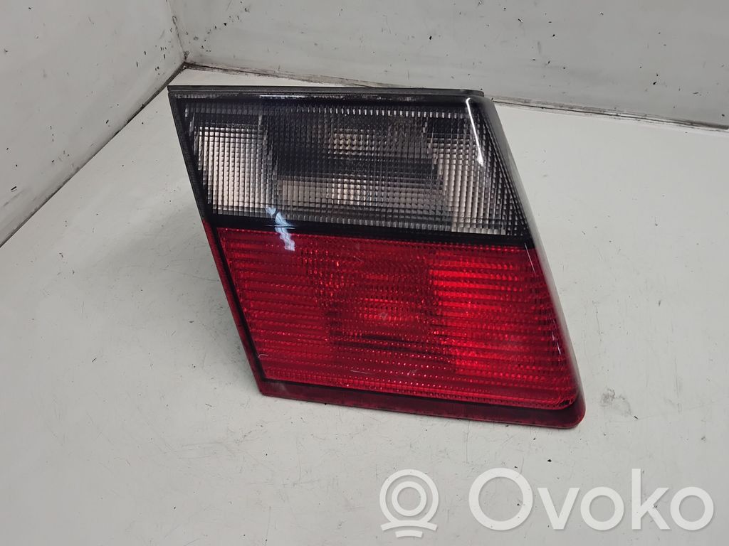 Tailgate rear/tail lights