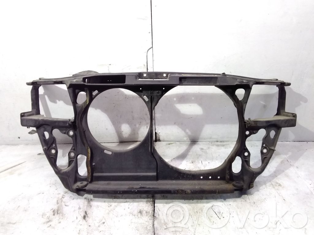 Audi A4 S4 B5 8D Pas przedni 