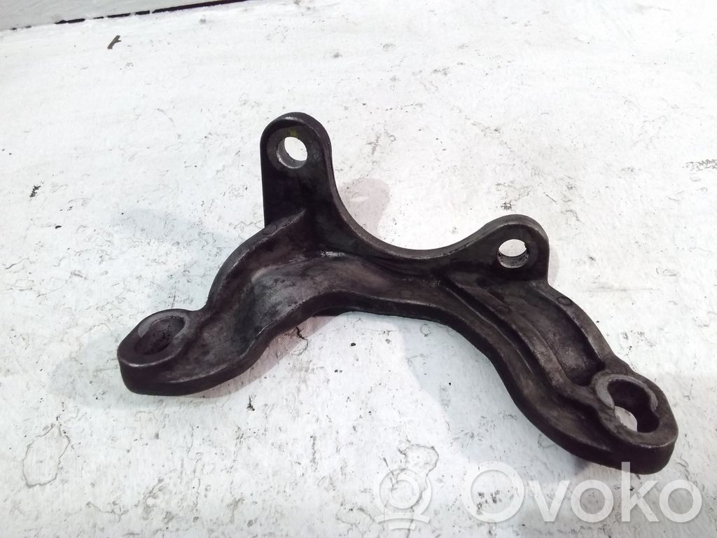 Chevrolet Captiva Engine mounting bracket 